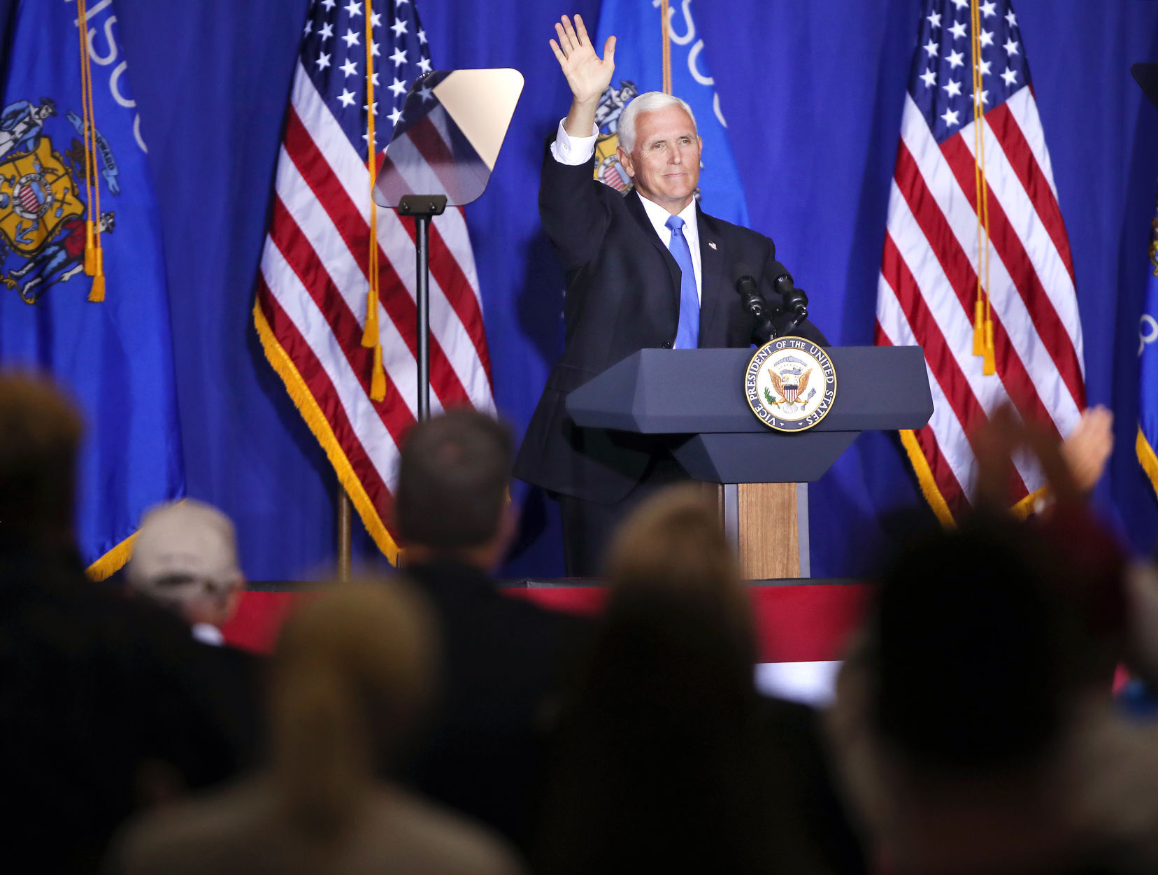 JVG_200915_PENCE10